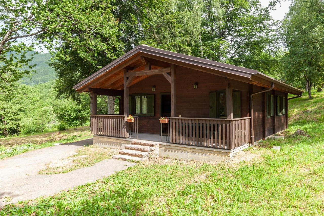 Villaggio Anemone - Chalet Mirtillo Capanne di Sillano المظهر الخارجي الصورة